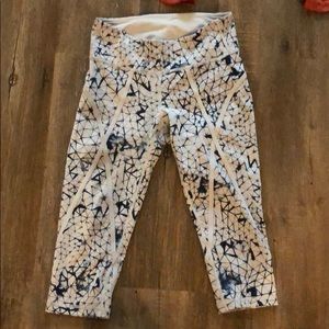 Lululemon crop leggings size 6